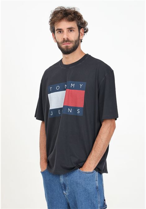 Men's black short sleeve t-shirt with maxi flag print TOMMY JEANS | DM0DM18547BDSBDS